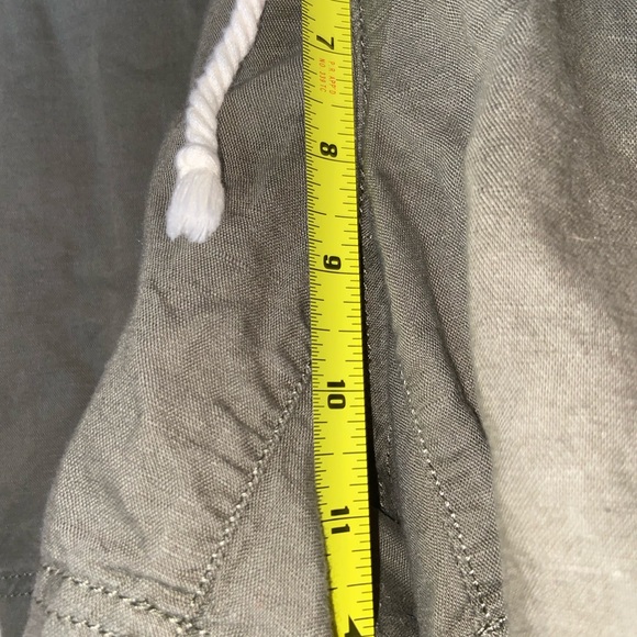 Eddie Bauer Olive Green Cargo Hiking Shorts - Size Small - Picture 6 of 6